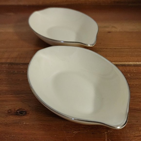 Lenox Olympia Platinum Oval Individual Ashtray 4" set of 2 vanity trinket dish - Picture 6 of 10